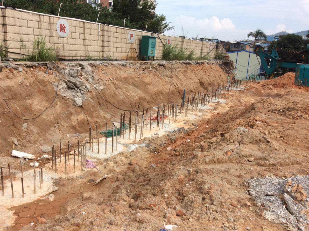 福建經(jīng)濟(jì)學(xué)校綜合實訓(xùn)樓項目圍護(hù)樁和塔吊基礎(chǔ)施工